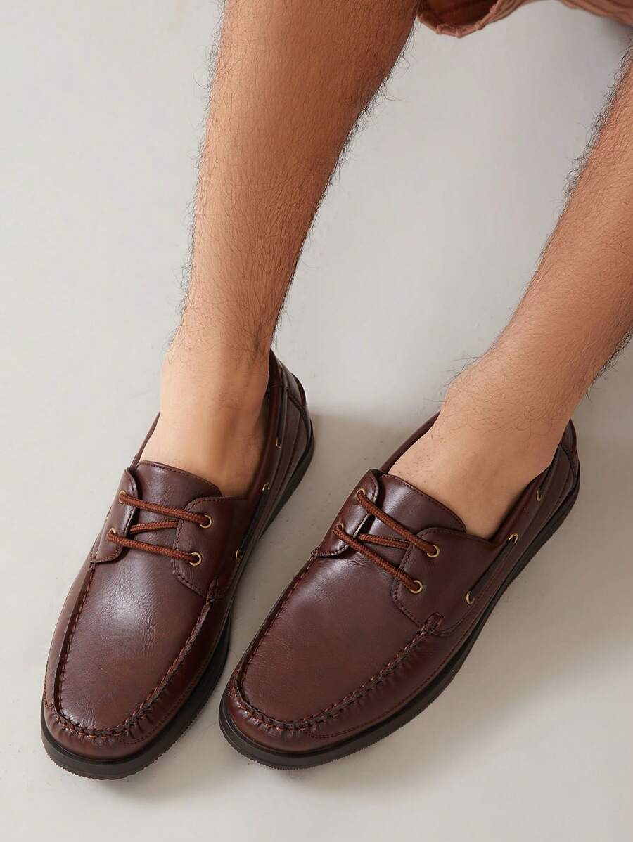 Men's Classic Lace-Up Boat Shoes