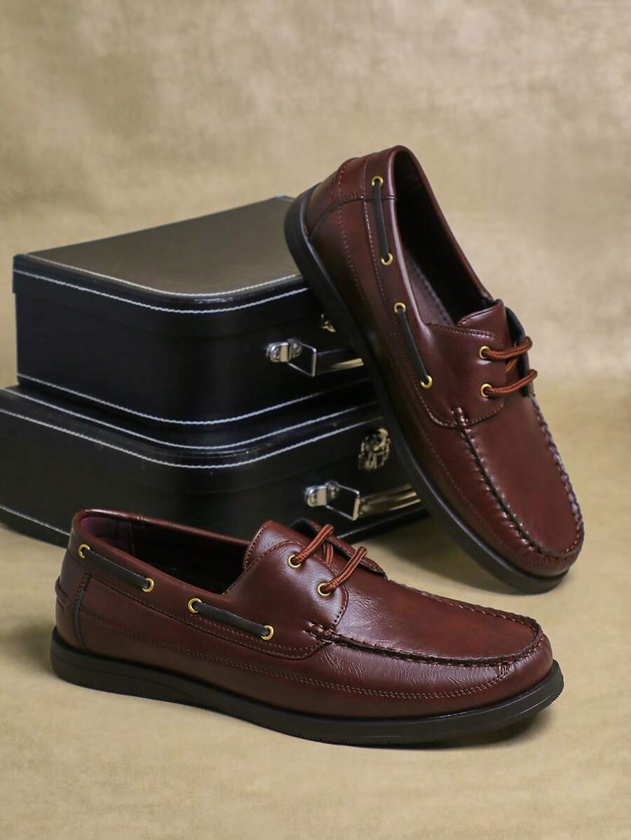Men's Classic Lace-Up Boat Shoes