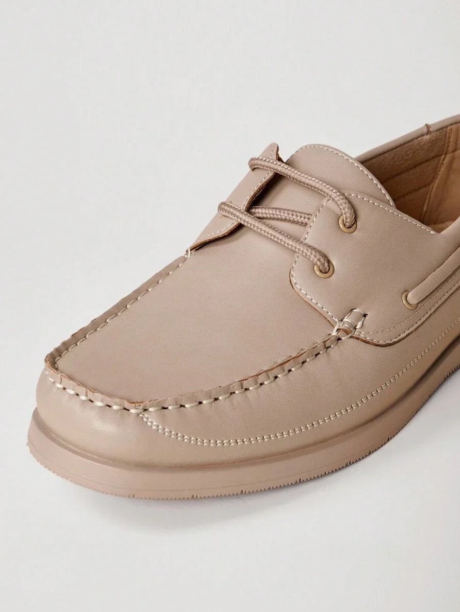 Men's Classic Lace-Up Boat Shoes